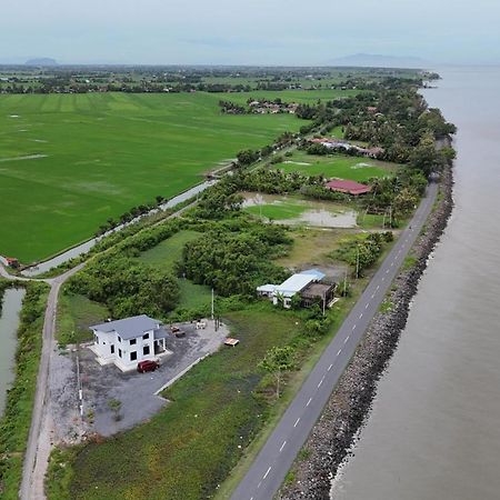 Вилла Rhumah Sungai Belati Simpang Empat  Экстерьер фото